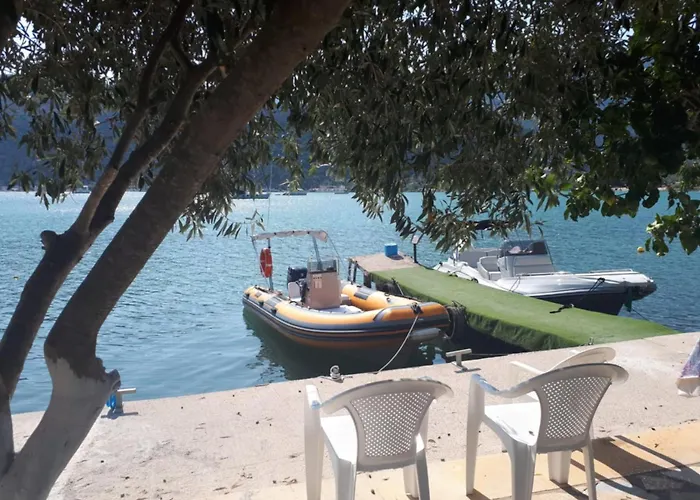 Geni Bay 2 * Γένι